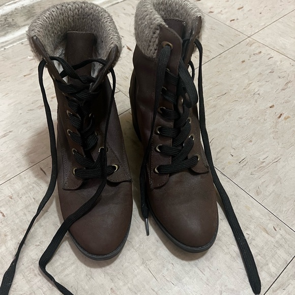 Call it spring boots - Picture 1 of 3